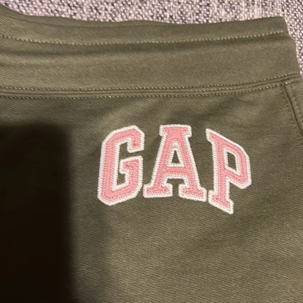 NWT Gap Logo Shorts